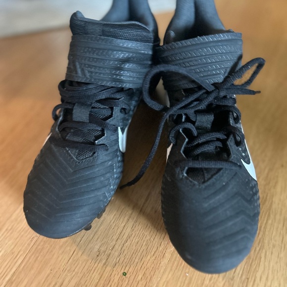 Nike Alpha Black Football Cleats size 6.5 youth/juniors - Picture 2 of 8